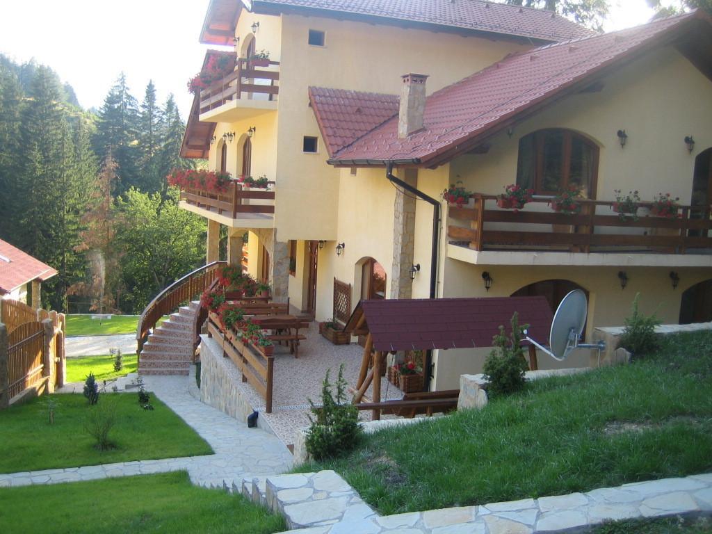 Casa Anca Boutique Hotel Timisu de Jos Exterior photo